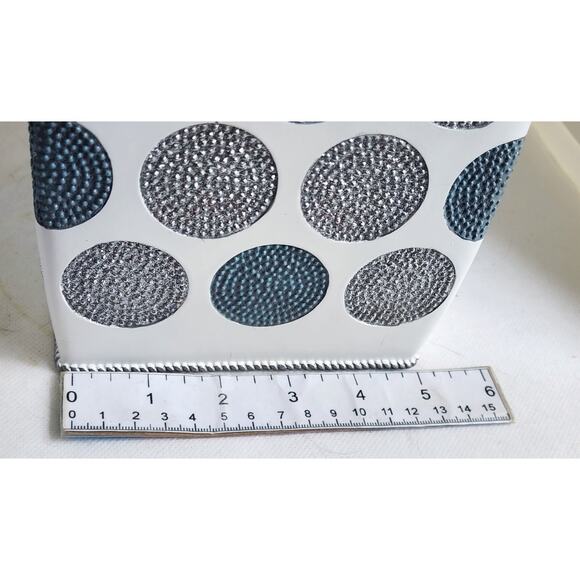 TISSUE HOLDER-AVANTI LINENS-Light Cream-Circles-Gray & Silver-Reflective Silver - Picture 10 of 10